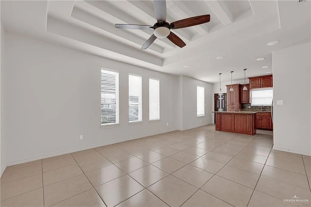 2 bed, 2.0 bath, 983 sqft, $1,100 — Photo 3