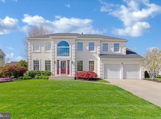 28 Old Republic Ln, Marlton, NJ 08053
