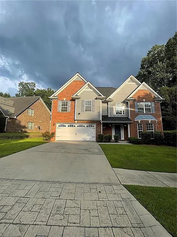 4 bed, 2604 sqft, $2,400 — Photo 1