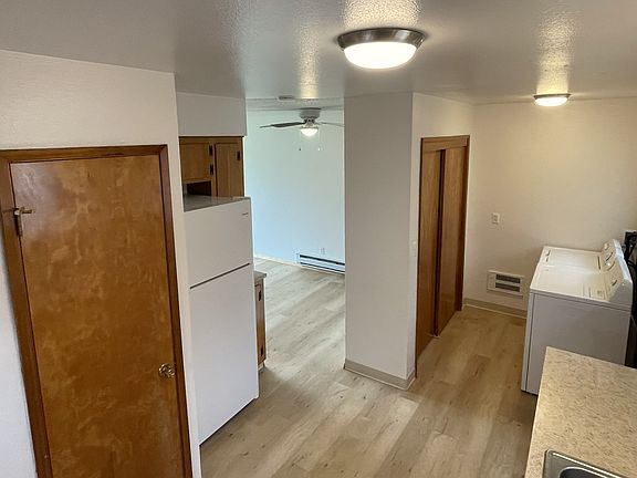 4th image of 700 E 22nd St #702