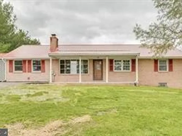 229 Davis Dr, Martinsburg, WV 25404