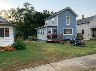 109 1/2 Magoun St, Bloomington, IL