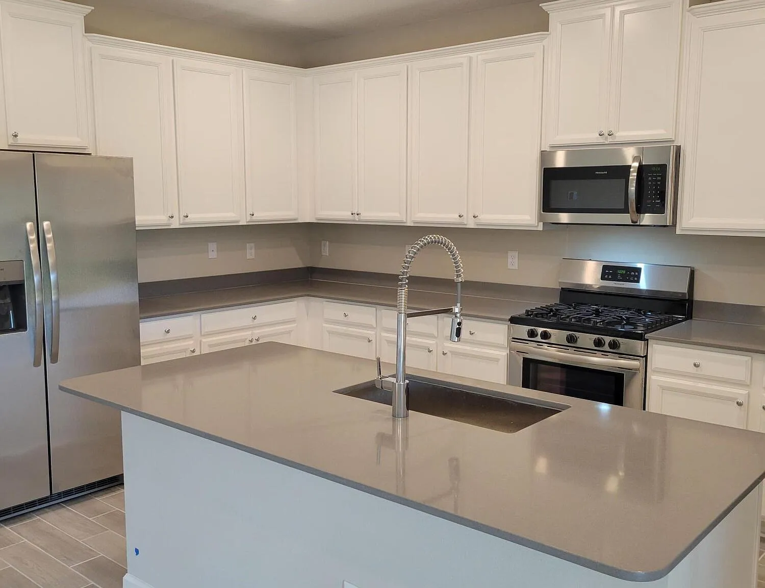 4 bed, 3.0 bath, 2027 sqft, $2,750 — Photo 2