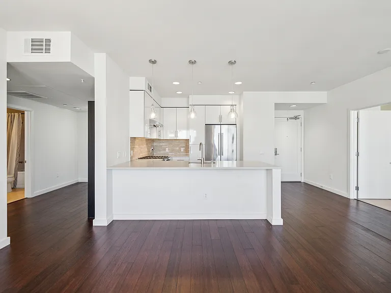50 Jerrold Ave #305 — Photo 6