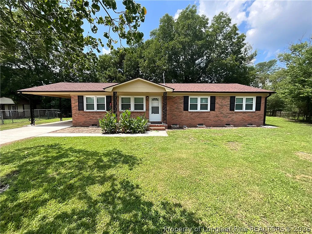 4 bed, 2.0 bath, 1456 sqft, $1,700 — Photo 1