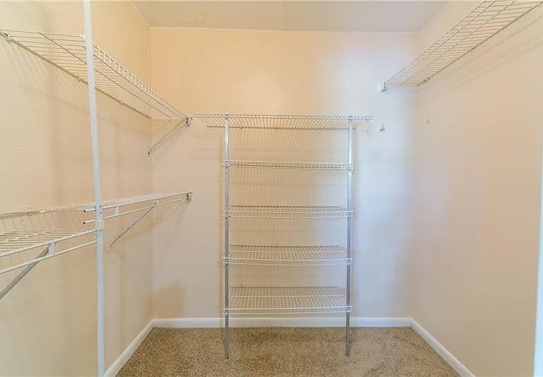 1343 Hampton Blvd — Photo 10