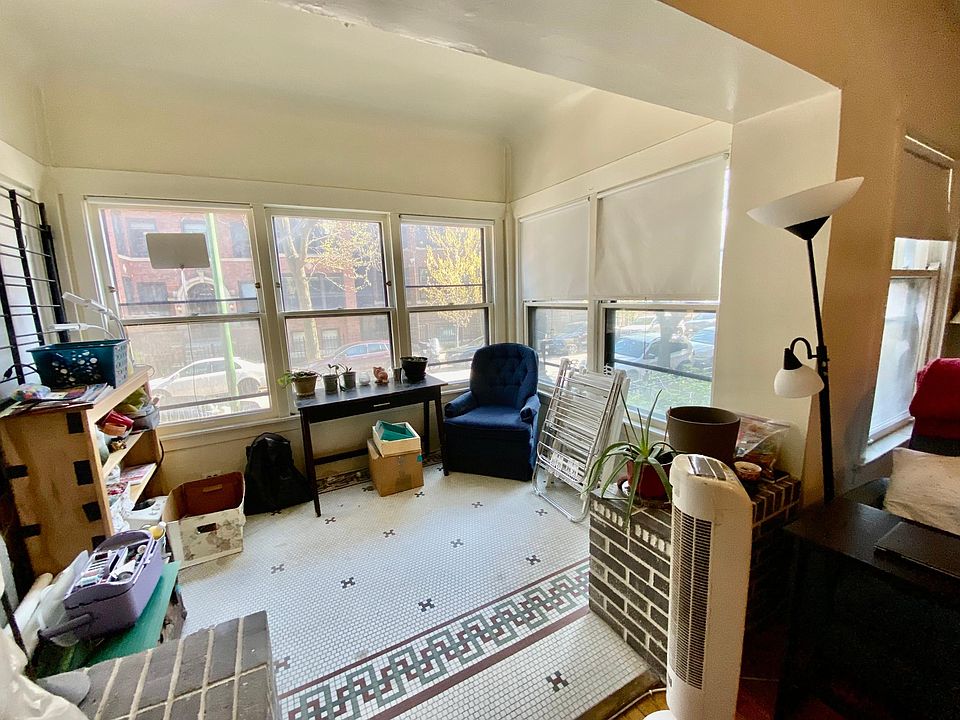 Beautiful sun parlor with lots of natural light
