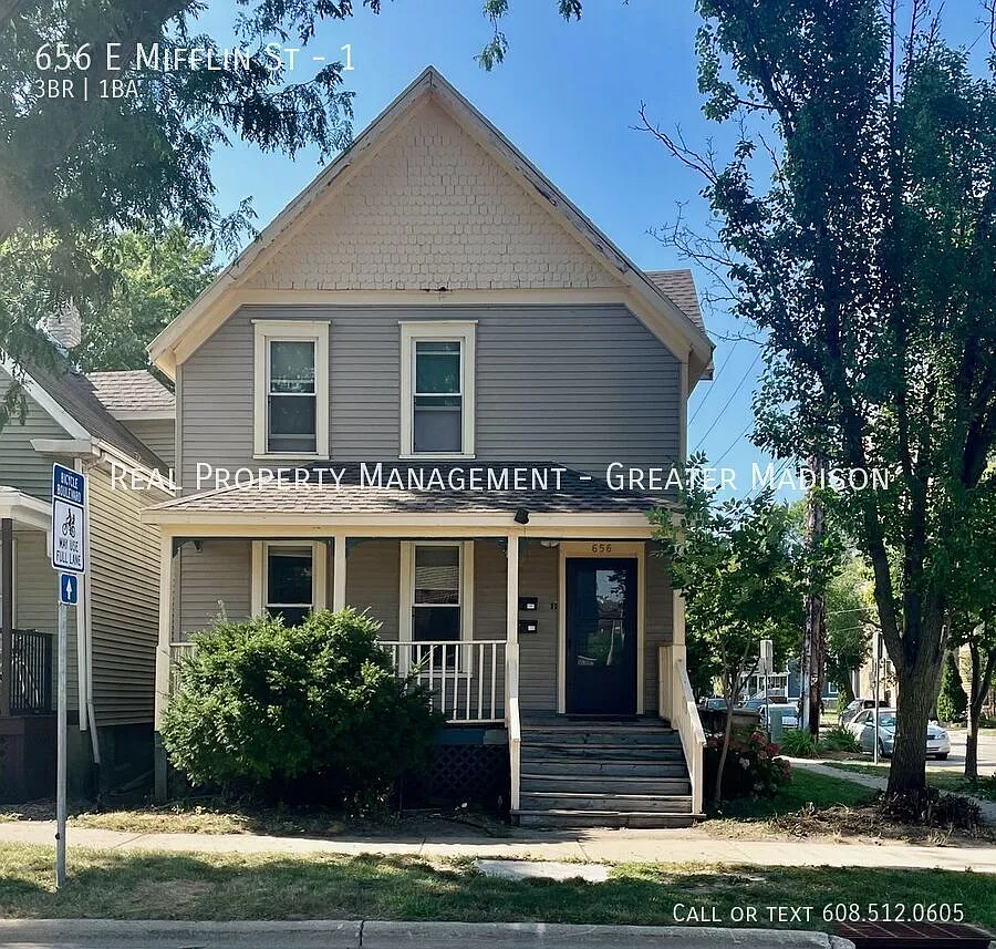 Cozy 3 Bedroom Residence on Madison's East Side — Photo 1