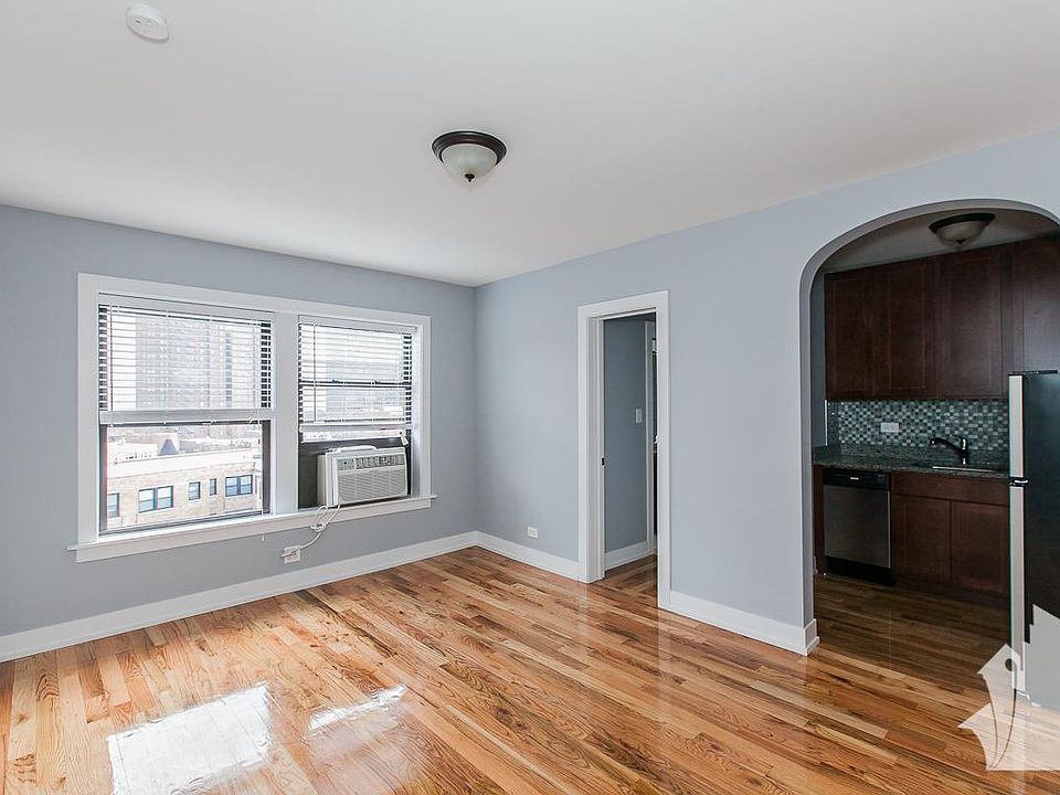 1st image of 580 W Arlington Pl