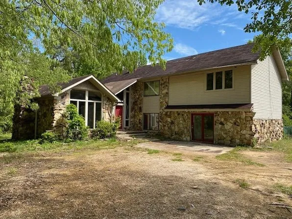 19 Connie Rd, Selmer, TN 38375