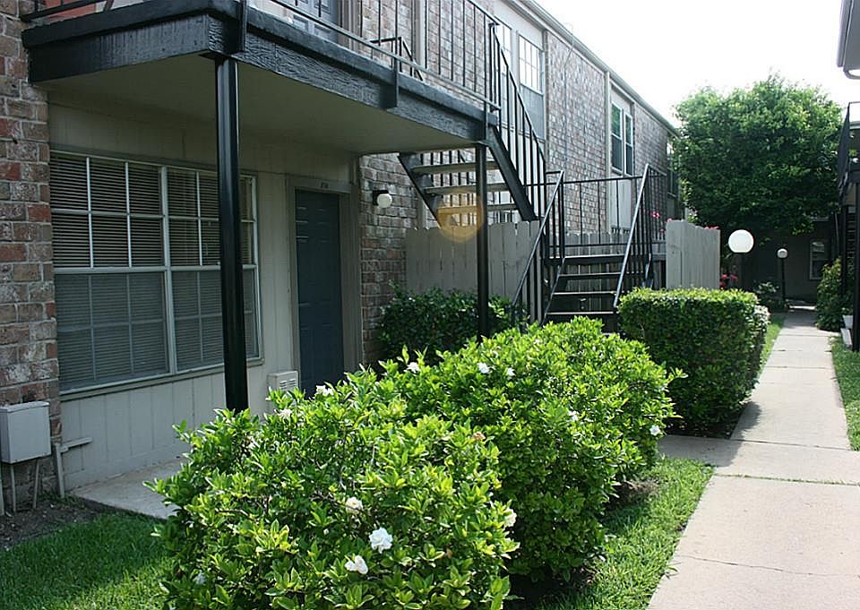 1st image of 5550 N Braeswood Blvd APT 174