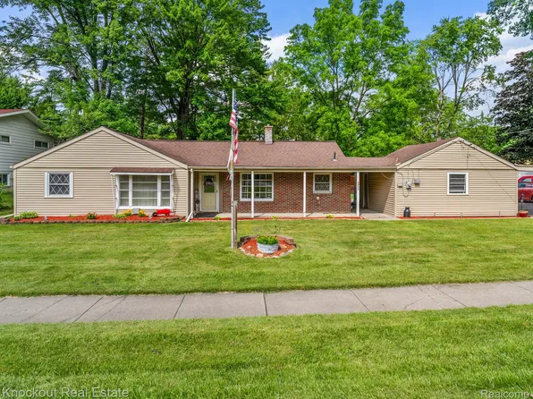 3835 Williamson Rd, Saginaw, MI 48601