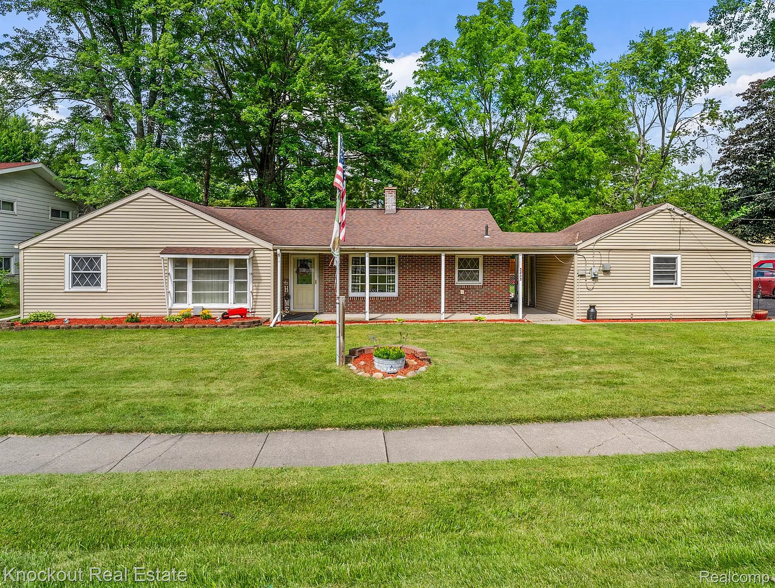 3835 Williamson Rd photo 1