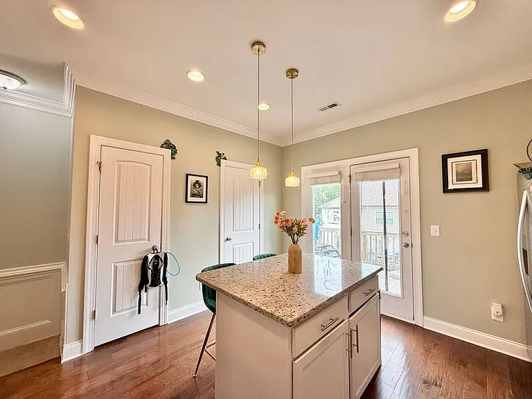 455 Village Commons Ln — Photo 12
