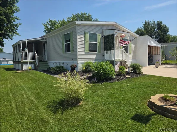 260 Sunset Dr, Holley, NY 14470