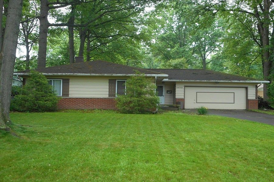 1st image of 28701 Holly Dr