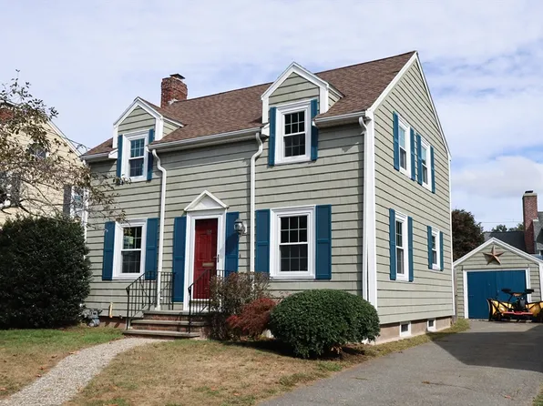 19 Vokes Ter, Lynnfield, MA 01940