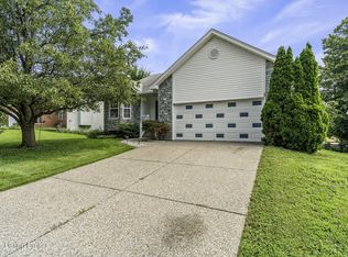 233 Washington Cir, La Grange, KY 40031