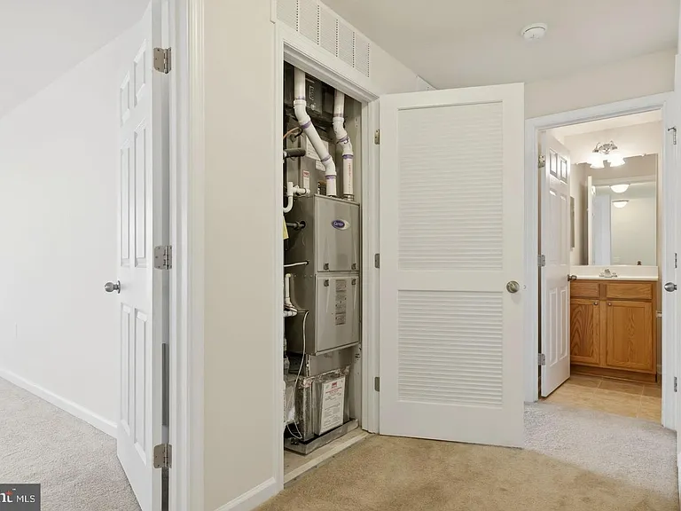 43487 Town Gate Sq — Photo 46