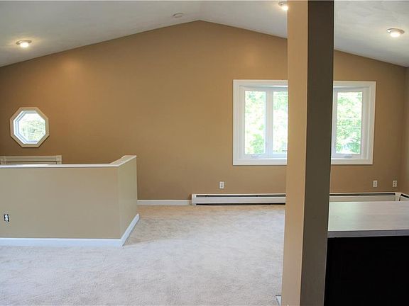 4th image of 55 Oakwood Ave