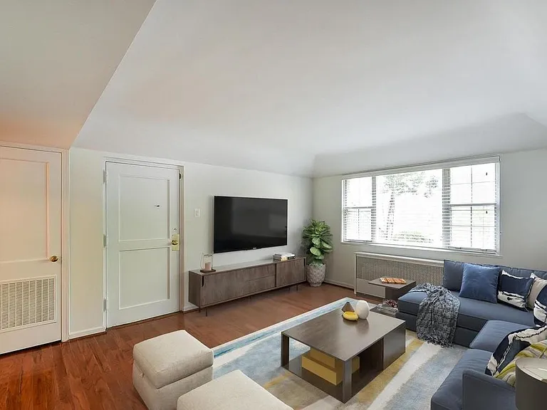 Living Room (see entrance door)