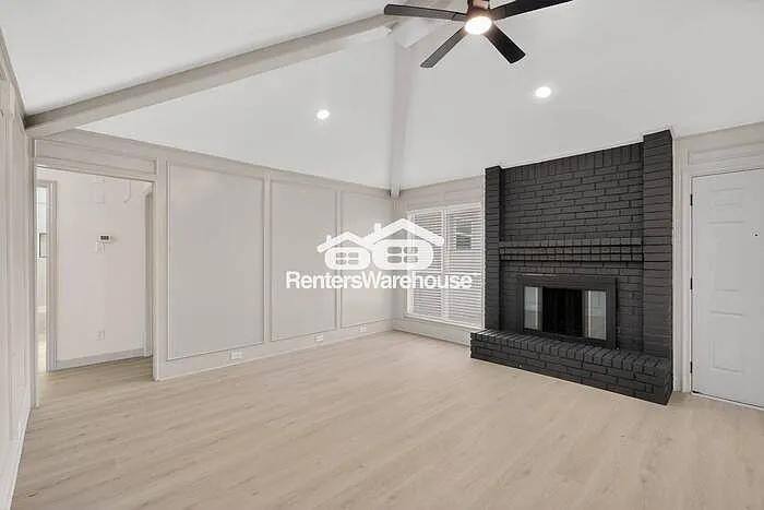 710 Worcester Ln — Photo 9