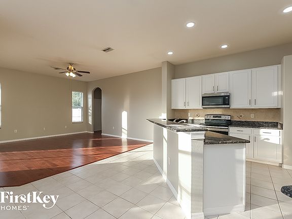 5th image of 5032 Balsam Dr