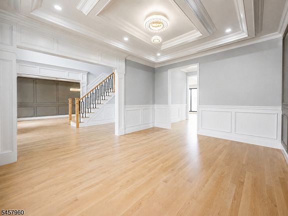 4th image of 412 Gregory Rd