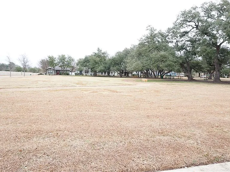 1911 Big Bend Dr — Photo 24
