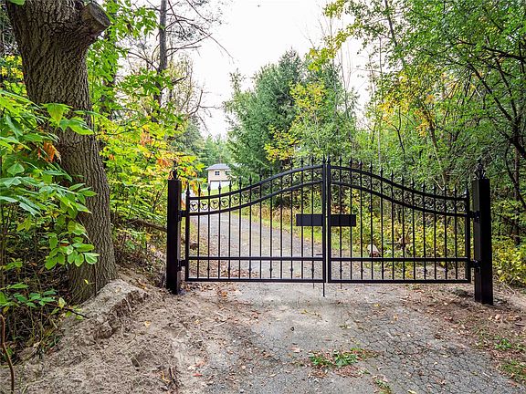 2nd image of 1088 Stouffville Rd