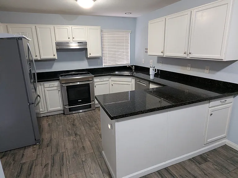 220 N 22nd Pl #1006 — Photo 3