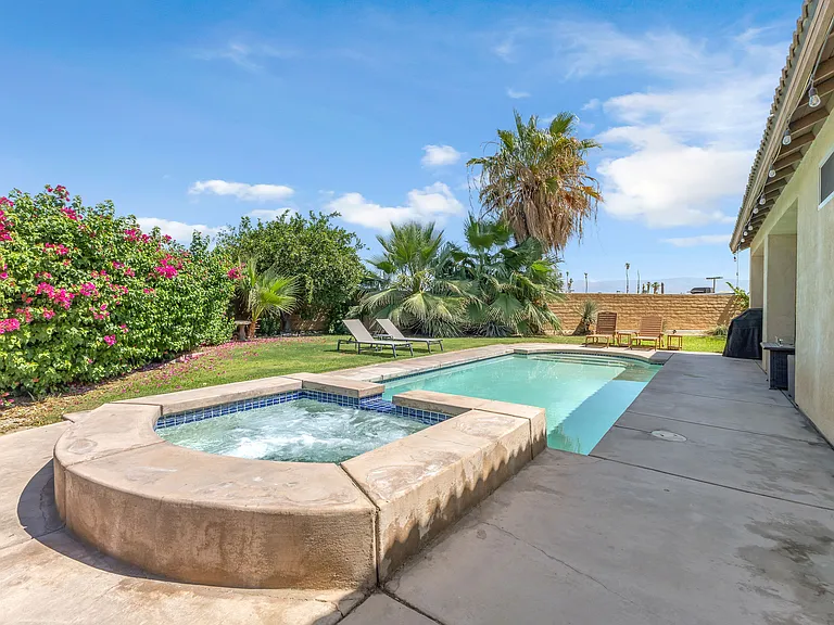 47383 Bahama Ct — Photo 11