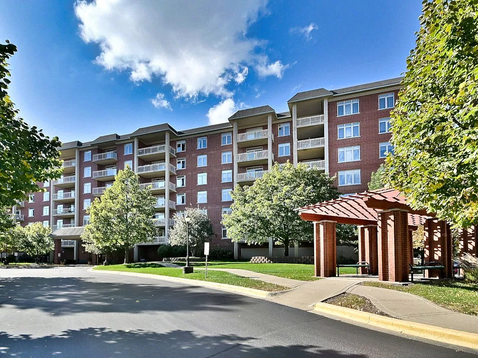 8300 Callie Ave #412