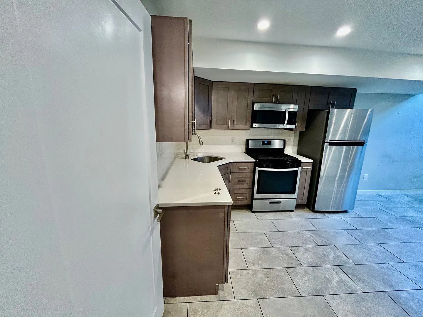 4811 Walnut St — Photo 2