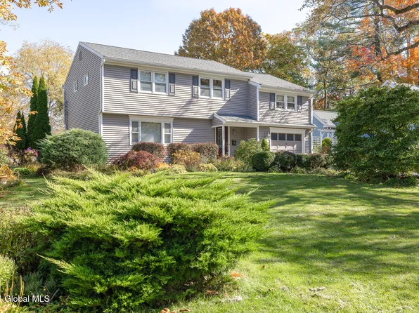 16 Woodridge Road, Delmar, NY 12054