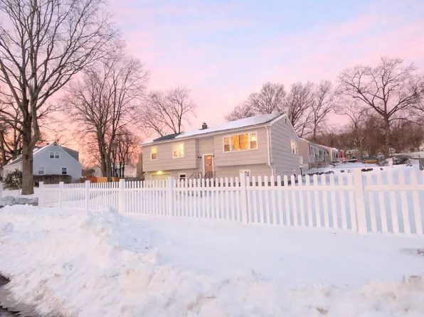 47 Dix Street, West Haven, CT 06516