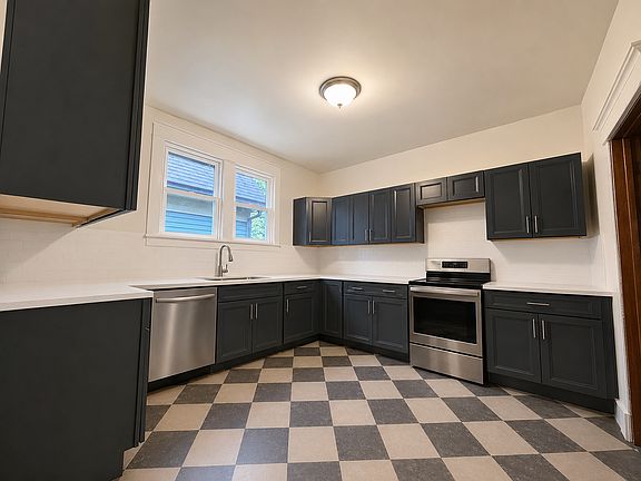 4th image of 329 Bird Ave #2