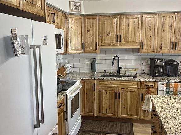 5th image of 100 E 2nd Ave S #317