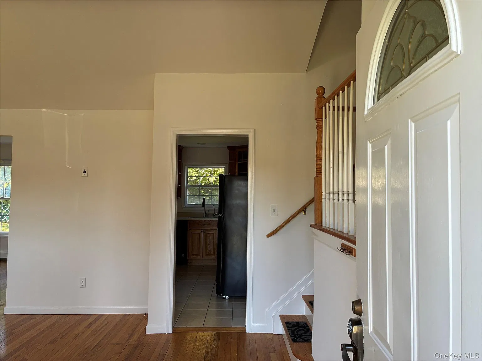3 bed, 2.0 bath, 1200 sqft, $4,600 — Photo 2
