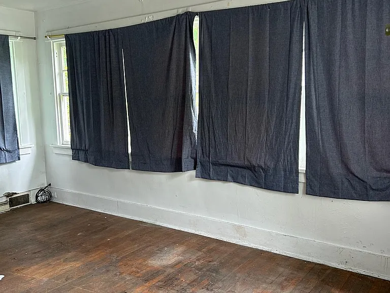 5260 Forbes Ave — Photo 4