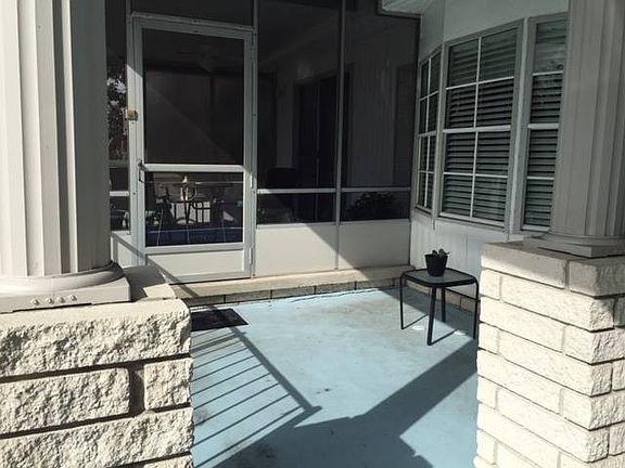 3rd image of 2204 Miramont Cir