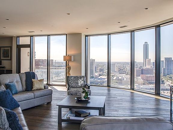2nd image of 1409 Post Oak Blvd Unit 2204