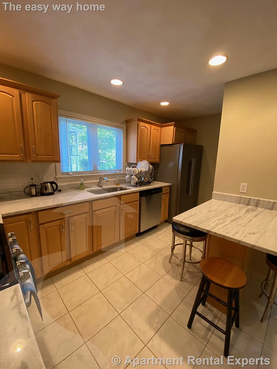 Building Photo - 53 Farragut Ave #2