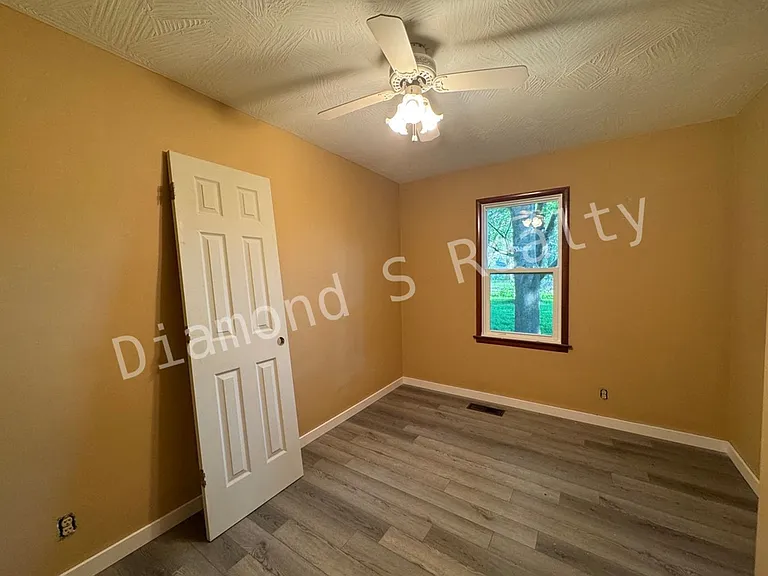 1277 E Wayland St — Photo 6