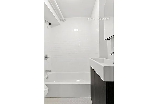 Rented by Engel & Völkers New York City | media 28