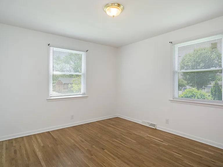3817 Augusta Dr — Photo 9