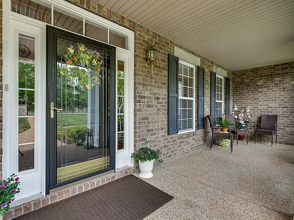 3rd image of 3017 Oxford Glen Dr