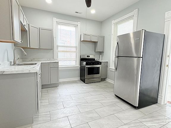 4th image of 1056 N Central Ave #2