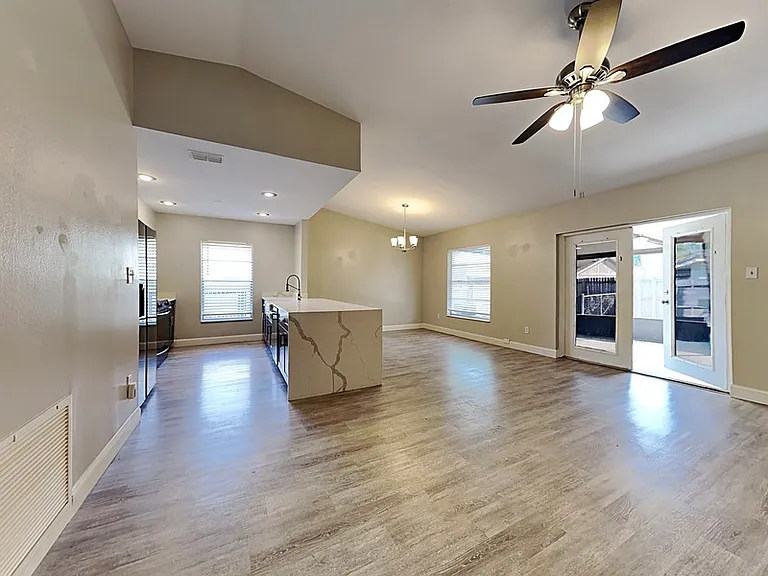 2709 Manor Hill Dr — Photo 2