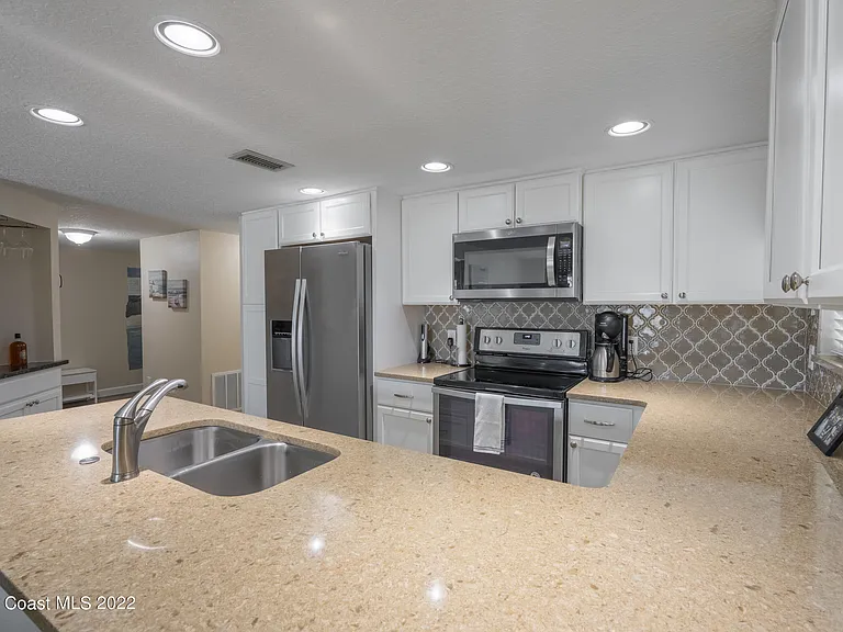 4800 Ocean Beach Blvd #215 — Photo 5